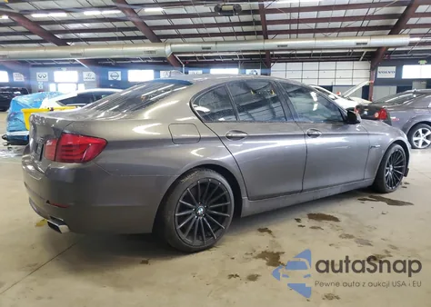 2011 BMW 550 Xi из США, поврежденный, VIN WBAFU9C55BC784846